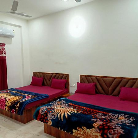 فندق Shri Girraj Residency ماثورا المظهر الخارجي الصورة