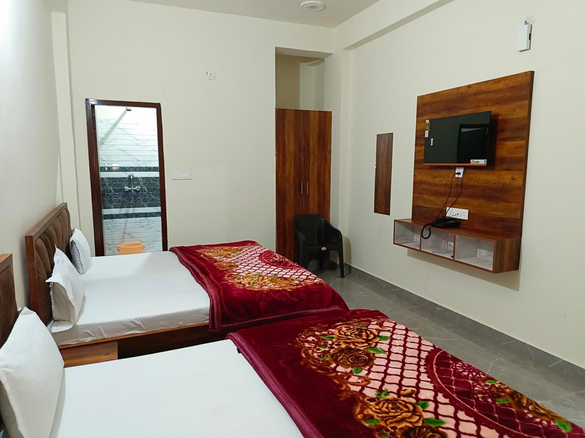 فندق Shri Girraj Residency ماثورا المظهر الخارجي الصورة