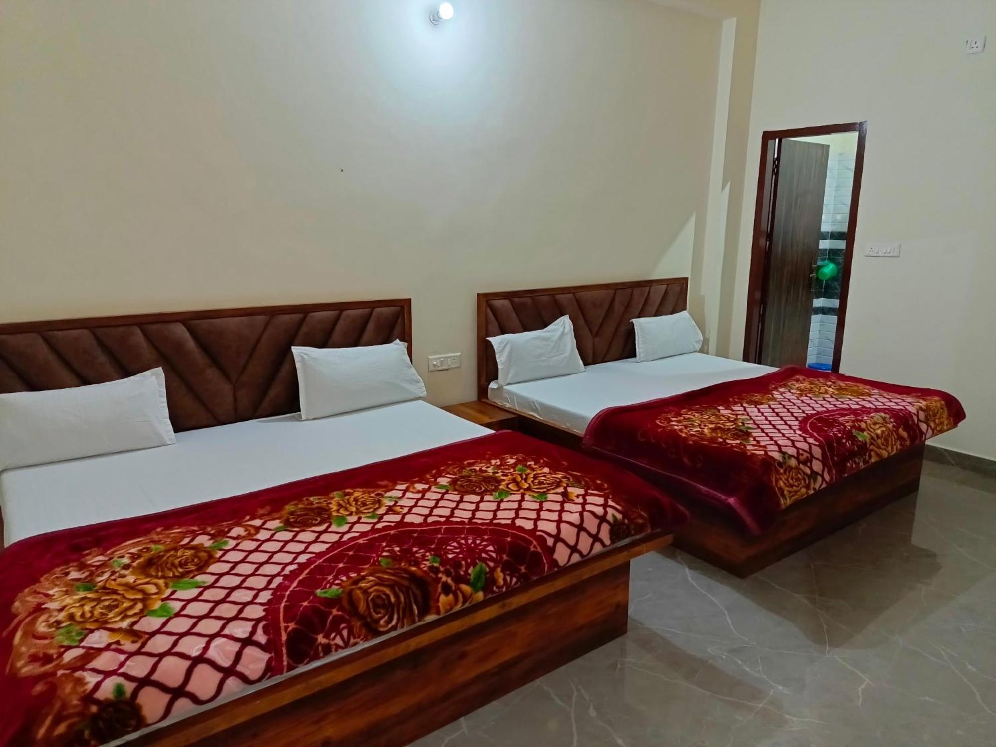 فندق Shri Girraj Residency ماثورا المظهر الخارجي الصورة
