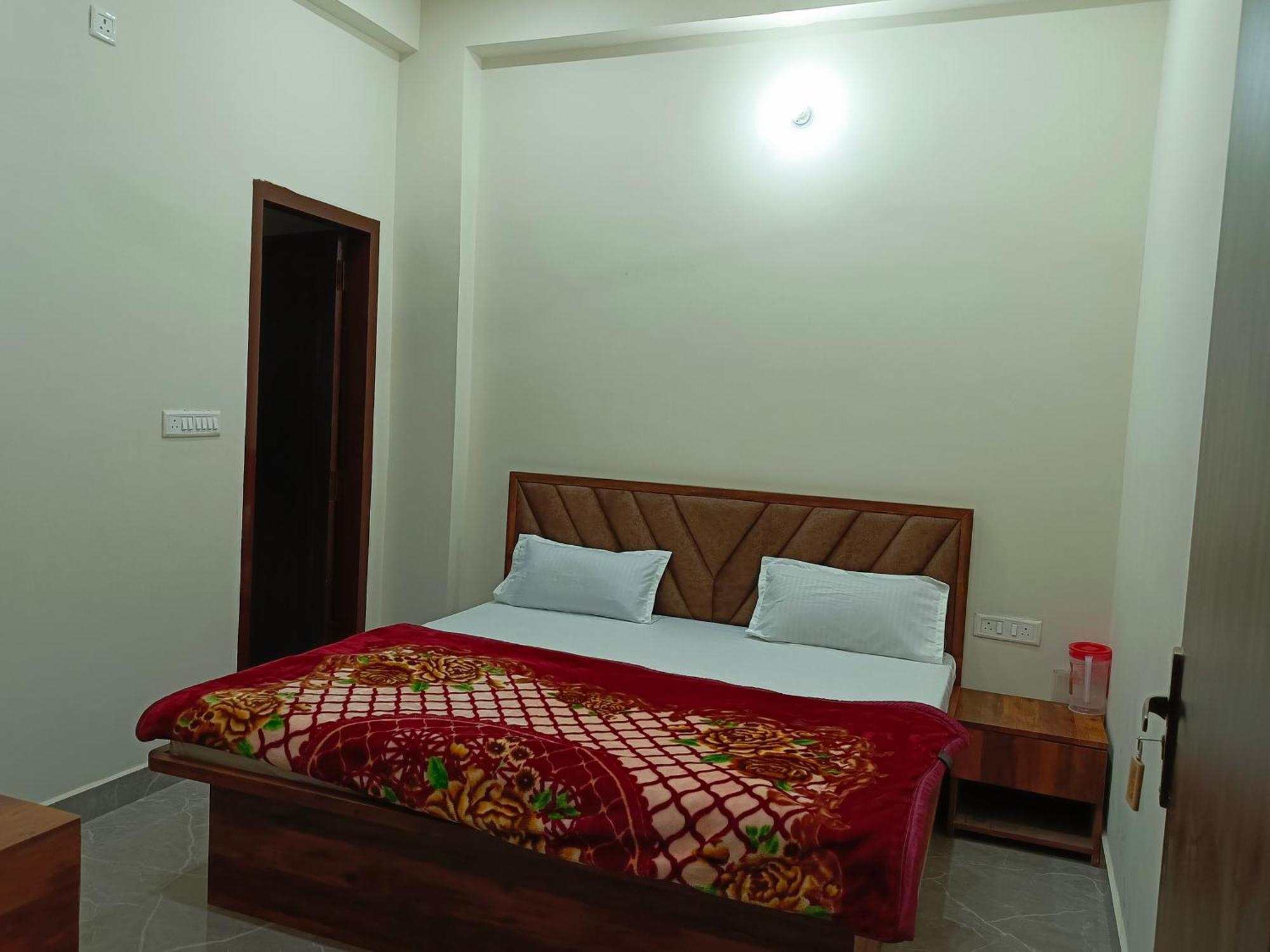 فندق Shri Girraj Residency ماثورا المظهر الخارجي الصورة