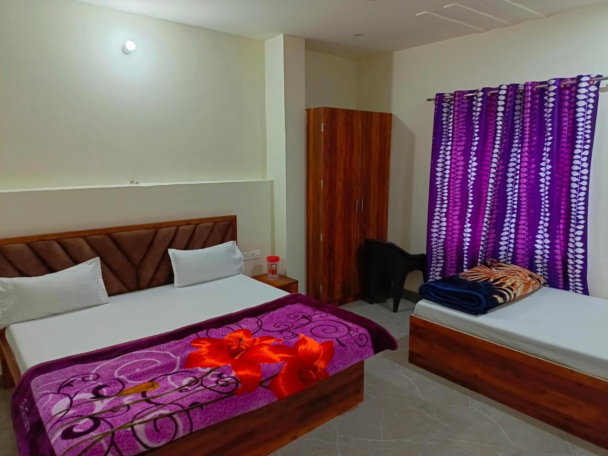 فندق Shri Girraj Residency ماثورا المظهر الخارجي الصورة