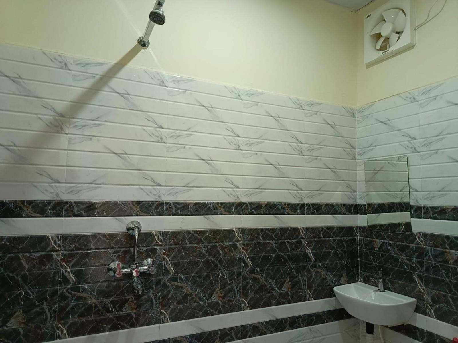 فندق Shri Girraj Residency ماثورا المظهر الخارجي الصورة
