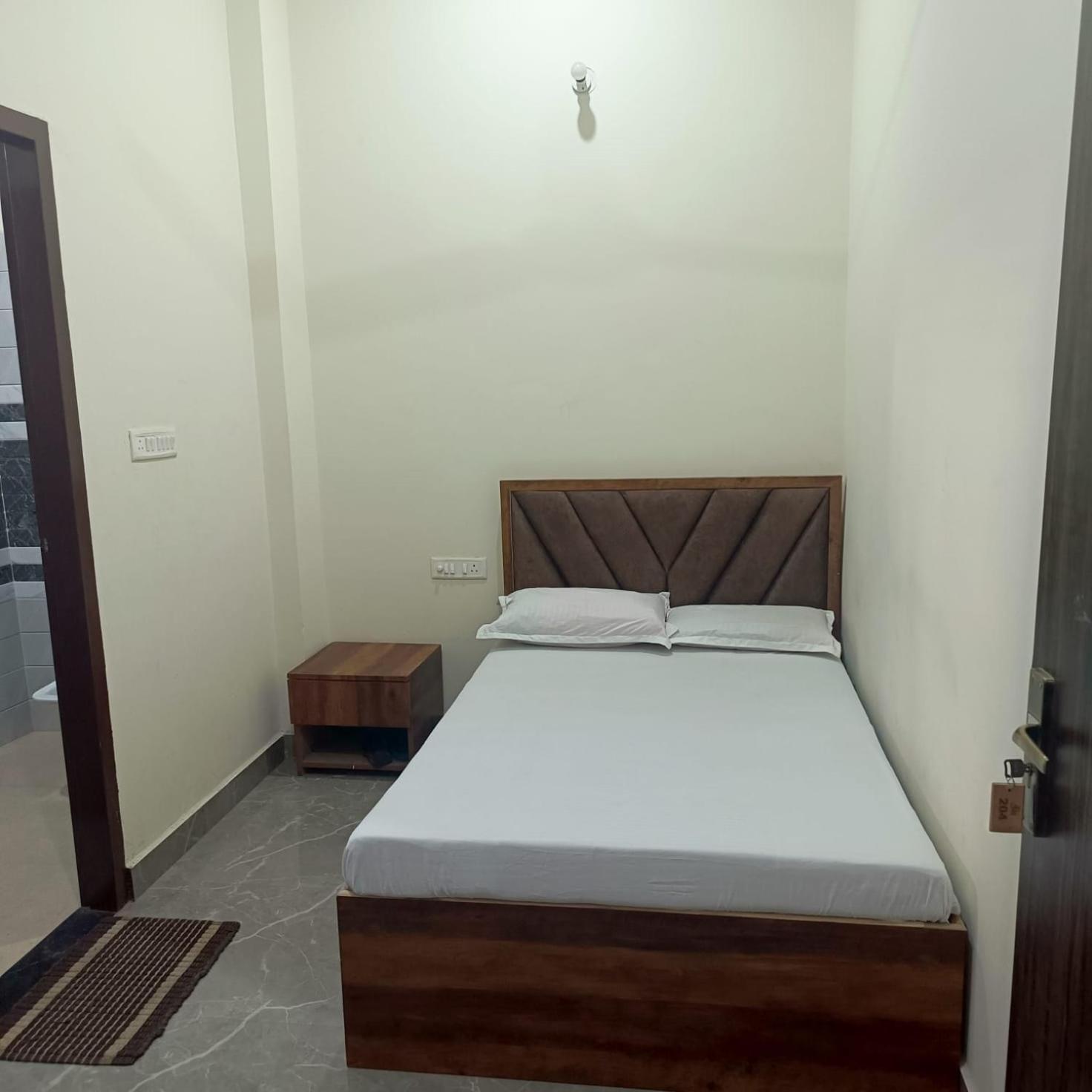 فندق Shri Girraj Residency ماثورا المظهر الخارجي الصورة